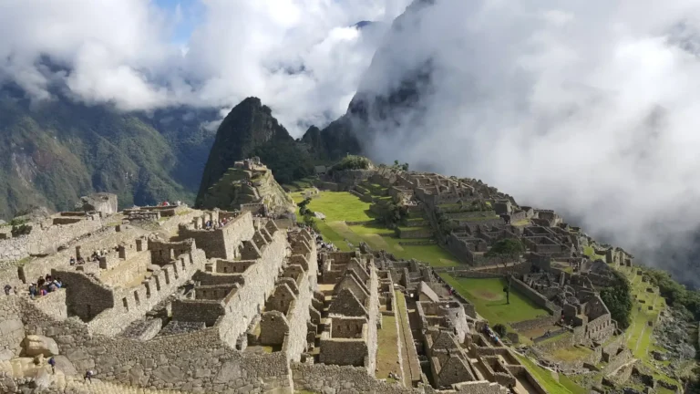 Viaja a Machu Picchu en Semana Santa 2027 Lima y Cusco con tiquetes