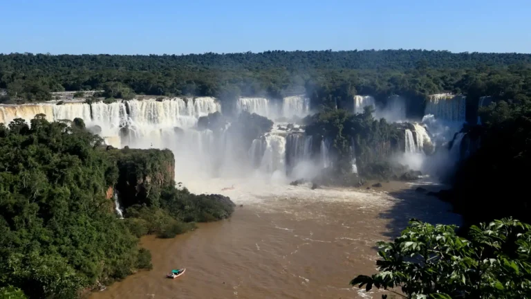 Circuito Andino con Iguazú Navidad y Fin de Año en Argentina y Chile