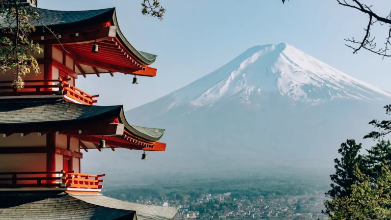 Viaja a Japón y Turquía en 2027 15 Días por Tokio, Kioto y el Bósforo